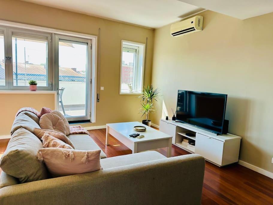 Renovado Com Ac, 2 Wc Completos, Terraco E Garagem Apartamento Porto Exterior foto