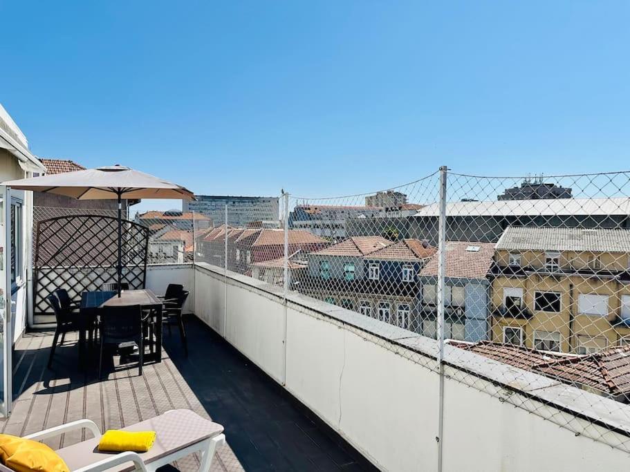 Renovado Com Ac, 2 Wc Completos, Terraco E Garagem Apartamento Porto Exterior foto
