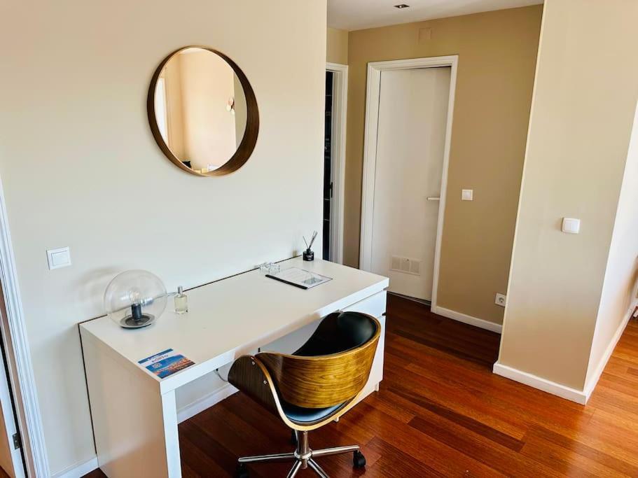 Renovado Com Ac, 2 Wc Completos, Terraco E Garagem Apartamento Porto Exterior foto