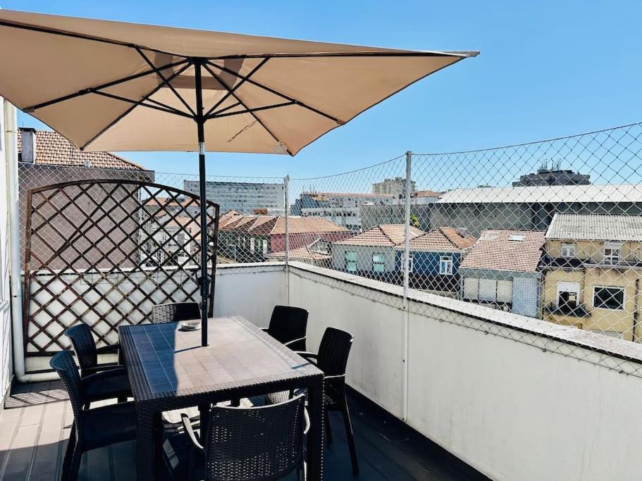 Renovado Com Ac, 2 Wc Completos, Terraco E Garagem Apartamento Porto Exterior foto